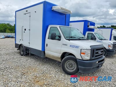 Czwarte zdjęcie samochodu z boku: 2023 FORD E350 REFRIGERATED BOX TRUCK VIN:1FDWE3FK9PDD09731 - miniatura