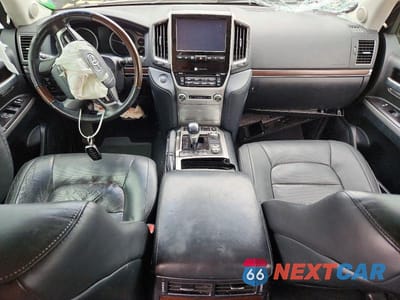 Zdjęcie 8 z 14 samochodu: 2019 TOYOTA LAND CRUISER VX-R VIN:JTMCY7AJ7K4080415 - miniatura