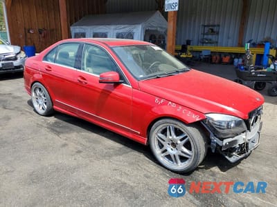 Czwarte zdjęcie samochodu z boku: 2010 MERCEDES-BENZ C 300 4MATIC VIN:WDDGF8BB9AR090701 - miniatura