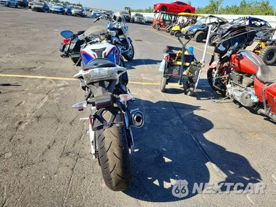 Czwarte zdjęcie samochodu z boku: 2013 BMW S 1000 RR VIN:WB1053407DZL18600 - miniatura