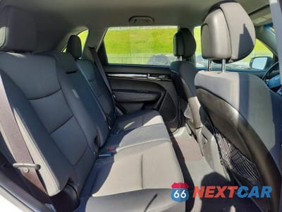 Zdjęcie 11 z 13 samochodu: 2012 KIA SORENTO LX VIN:5XYKTDA6XCG219301 - miniatura