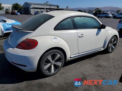 Trzecie zdjęcie samochodu z tyłu: 2014 VOLKSWAGEN BEETLE TURBO VIN:3VWVS7AT7EM600789 - miniatura