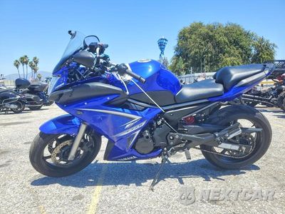Trzecie zdjęcie samochodu z tyłu: 2009 YAMAHA FZ6 R VIN:JYARJ18Y29A000587 - miniatura