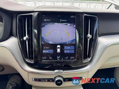 Zdjęcie 9 z 13 samochodu: 2019 VOLVO XC60 T6 MOMENTUM VIN:LYVA22RK2KB230983 - miniatura