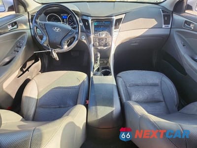 Zdjęcie 8 z 12 samochodu: 2014 HYUNDAI SONATA HYBRID VIN:KMHEC4A46EA111283 - miniatura