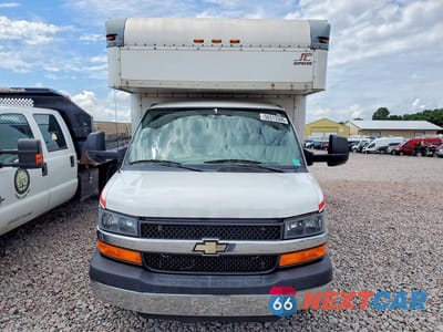 Piąte zdjęcie samochodu w środku: 2016 CHEVROLET EXPRESS BOX TRUCK VIN:1GB3GTCGXG1239180 - miniatura