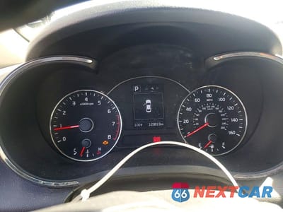 Zdjęcie 9 z 12 samochodu: 2017 KIA FORTE LX VIN:3KPFL4A76HE117007 - miniatura