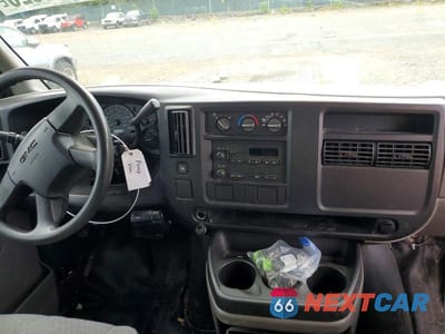 Zdjęcie 8 z 13 samochodu: 2006 GMC SAVANA G2500 DELIVERY VAN VIN:1GTGG29V961211754 - miniatura