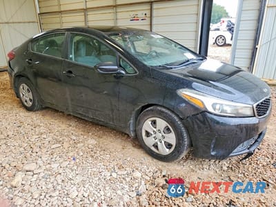 Czwarte zdjęcie samochodu z boku: 2017 KIA FORTE LX VIN:3KPFL4A76HE135667 - miniatura