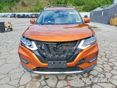 Piąte zdjęcie samochodu w środku: 2018 NISSAN ROGUE S VIN:5N1AT2MV9JC758945 - miniatura