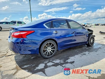 Trzecie zdjęcie samochodu z tyłu: 2016 NISSAN ALTIMA 2.5 SR VIN:1N4AL3AP5GC266380 - miniatura