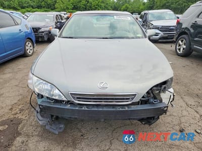 Piąte zdjęcie samochodu w środku: 2001 LEXUS ES 300 VIN:JT8BF28G410298279 - miniatura
