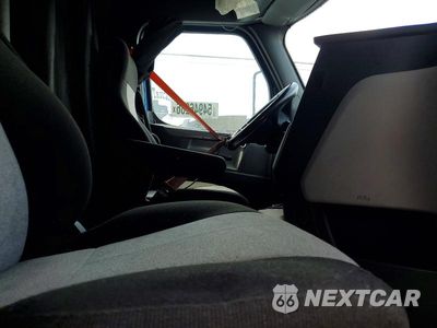 Piąte zdjęcie samochodu w środku: 2021 FREIGHTLINER CASCADIA 126 SEMI TRUCK VIN:3AKJHHDR8MSMG9077 - miniatura