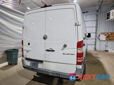 Zdjęcie 6 z 14 samochodu: 2015 MERCEDES-BENZ SPRINTER 2500 VIN:WD3PE7DC5F5950941 - miniatura