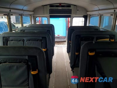 Zdjęcie 6 z 10 samochodu: 2011 CHEVROLET EXPRESS G3 - SCHOOL BUS VIN:1GB3G3BG5B1152295 - miniatura