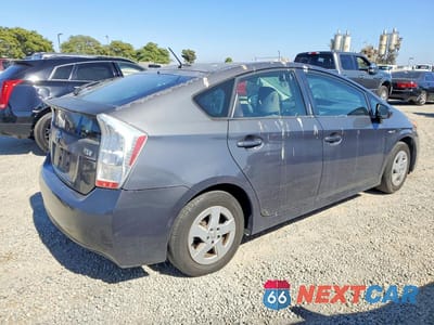 Trzecie zdjęcie samochodu z tyłu: 2011 TOYOTA PRIUS THREE VIN:JTDKN3DU3B0271484 - miniatura