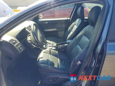 Zdjęcie 7 z 12 samochodu: 2010 VOLVO S40 2.4I VIN:YV1390MS9A2495216 - miniatura