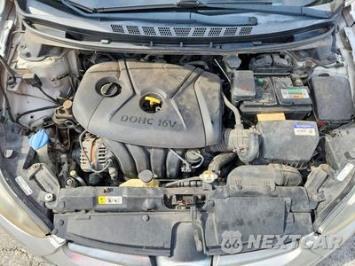 Zdjęcie 11 z 13 samochodu: 2014 HYUNDAI ELANTRA LIMITED VIN:KMHDH4AE3EU067960 - miniatura