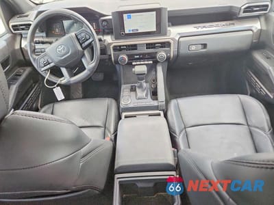 Zdjęcie 8 z 12 samochodu: 2025 TOYOTA TACOMA SR5 VIN:3TMKB5FN8SM025585 - miniatura