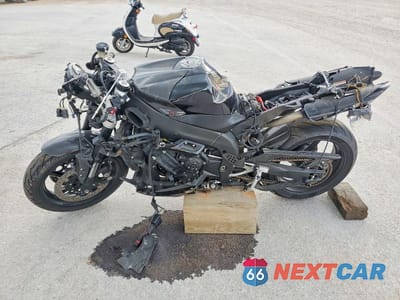 Trzecie zdjęcie samochodu z tyłu: 2006 YAMAHA YZFR1 VIN:JYARN15E36A005002 - miniatura