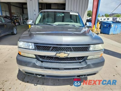 Piąte zdjęcie samochodu w środku: 2001 CHEVROLET SILVERADO K2500 HEAVY DUTY VIN:1GCHK29G61E275966 - miniatura