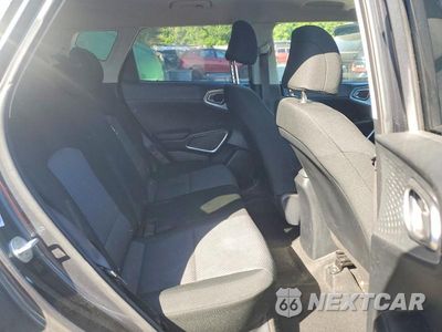 Zdjęcie 10 z 12 samochodu: 2022 KIA SOUL LX VIN:KNDJ23AU1N7836822 - miniatura