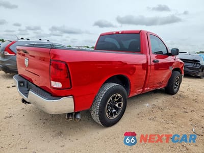 Trzecie zdjęcie samochodu z tyłu: 2019 RAM 1500 CLASSIC TRADESMAN VIN:3C6JR6AG8KG502897 - miniatura