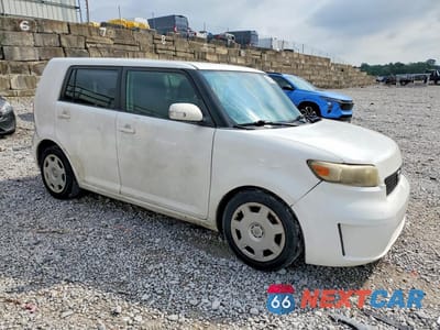 Czwarte zdjęcie samochodu z boku: 2008 TOYOTA SCION XB VIN:JTLKE50E181053819 - miniatura