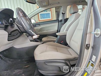 Zdjęcie 7 z 12 samochodu: 2018 HYUNDAI ELANTRA VALUE EDITION VIN:5NPD84LF9JH313134 - miniatura