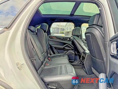 Zdjęcie 6 z 14 samochodu: 2020 PORSCHE CAYENNE VIN:WP1AA2AY1LDA03762 - miniatura