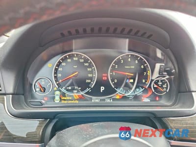 Zdjęcie 9 z 12 samochodu: 2014 BMW M5 VIN:WBSFV9C53ED593286 - miniatura