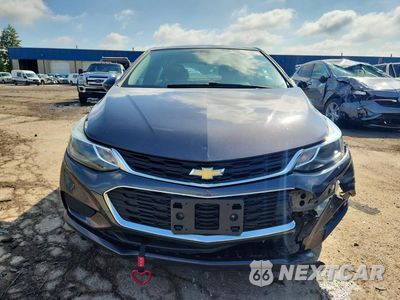 Piąte zdjęcie samochodu w środku: 2017 CHEVROLET CRUZE LT VIN:1G1BE5SMXH7210818 - miniatura