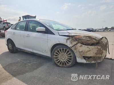 Czwarte zdjęcie samochodu z boku: 2018 FORD FOCUS SE VIN:1FADP3F21JL206537 - miniatura
