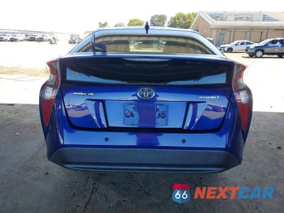 Zdjęcie 6 z 12 samochodu: 2018 TOYOTA PRIUS FOUR VIN:JTDKARFU4J3547647 - miniatura
