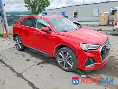 Czwarte zdjęcie samochodu z boku: 2020 AUDI Q3 PREMIUM PLUS S-LINE VIN:WA1EECF30L1041828 - miniatura