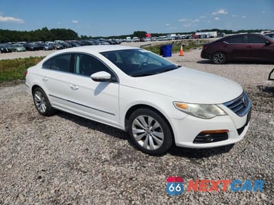 Czwarte zdjęcie samochodu z boku: 2010 VOLKSWAGEN CC SPORT VIN:WVWNN7AN4AE561056 - miniatura