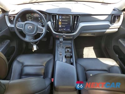 Zdjęcie 8 z 13 samochodu: 2018 VOLVO XC60 T5 MOMENTUM VIN:YV4102RK5J1064855 - miniatura