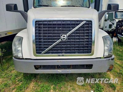 Zdjęcie 7 z 10 samochodu: 2016 VOLVO VNL SEMI TRUCK VIN:4V4N39TG2GN965499 - miniatura