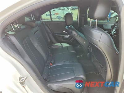 Zdjęcie 10 z 12 samochodu: 2019 MERCEDES-BENZ A 220 4MATIC VIN:WDD3G4FB9KW002697 - miniatura