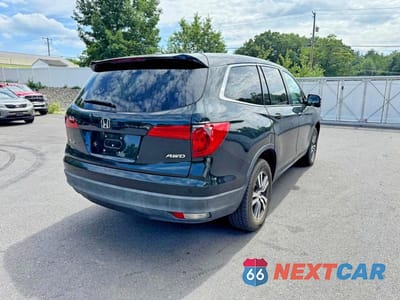 Trzecie zdjęcie samochodu z tyłu: 2018 HONDA PILOT EXL VIN:5FNYF6H57JB012590 - miniatura