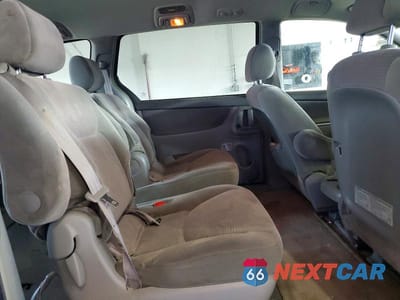 Zdjęcie 11 z 13 samochodu: 2006 TOYOTA SIENNA LE VIN:5TDBA23C26S064912 - miniatura