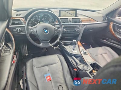 Zdjęcie 8 z 12 samochodu: 2013 BMW 328 I VIN:WBA3A5C55DF601726 - miniatura