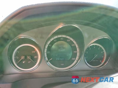 Zdjęcie 9 z 12 samochodu: 2010 MERCEDES-BENZ C 300 4MATIC VIN:WDDGF8BB8AR120495 - miniatura