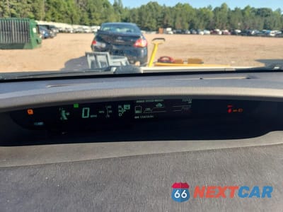 Zdjęcie 9 z 12 samochodu: 2015 TOYOTA PRIUS FOUR VIN:JTDKN3DU2F2002421 - miniatura