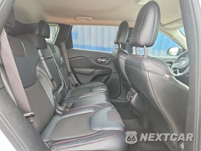 Zdjęcie 11 z 13 samochodu: 2014 JEEP CHEROKEE TRAILHAWK VIN:1C4PJMBSXEW257978 - miniatura