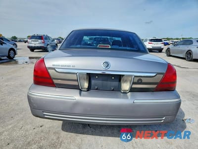 Zdjęcie 6 z 12 samochodu: 2006 MERCURY GRAND MARQUIS GS VIN:2MEFM74V96X610811 - miniatura