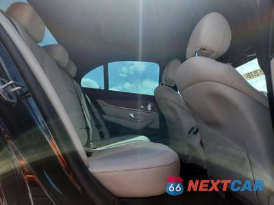 Zdjęcie 10 z 12 samochodu: 2020 MERCEDES-BENZ E 350 4MATIC VIN:W1KZF8EB4LA835490 - miniatura