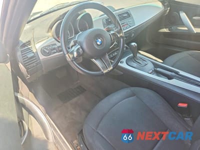 Zdjęcie 8 z 12 samochodu: 2006 BMW Z4 3.0 VIN:4USBU33576LW66294 - miniatura