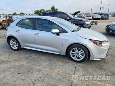 Czwarte zdjęcie samochodu z boku: 2019 TOYOTA COROLLA HATCHBACK SE VIN:JTNK4RBE3K3060667 - miniatura