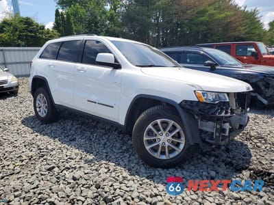 Czwarte zdjęcie samochodu z boku: 2021 JEEP GRAND CHEROKEE LAREDO VIN:1C4RJFAG6MC538239 - miniatura